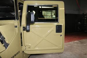 Do these come with the side view mirrors? On the second to last pic there’s indoor trim. Does it come with that?